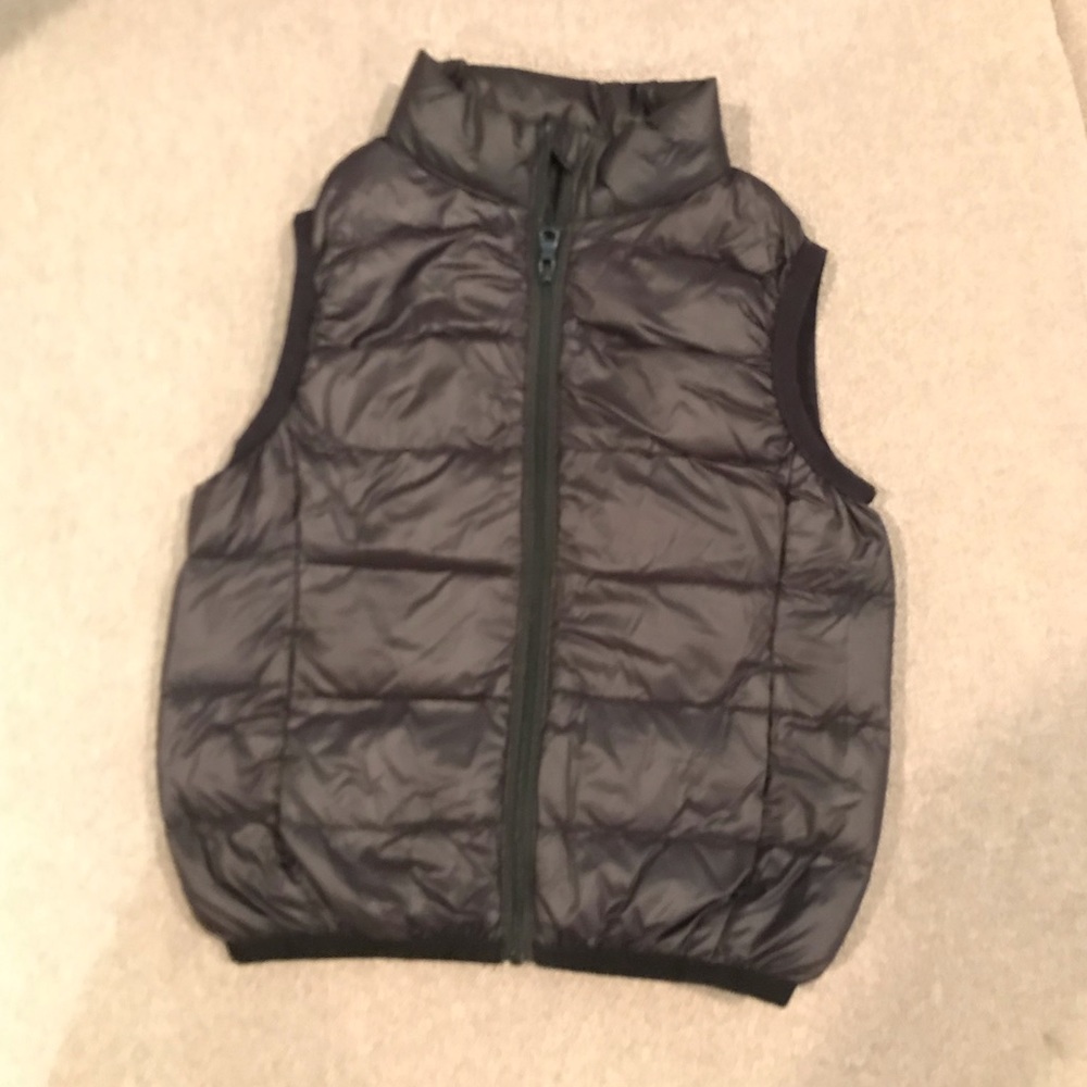 Black Semi Puffer Vest